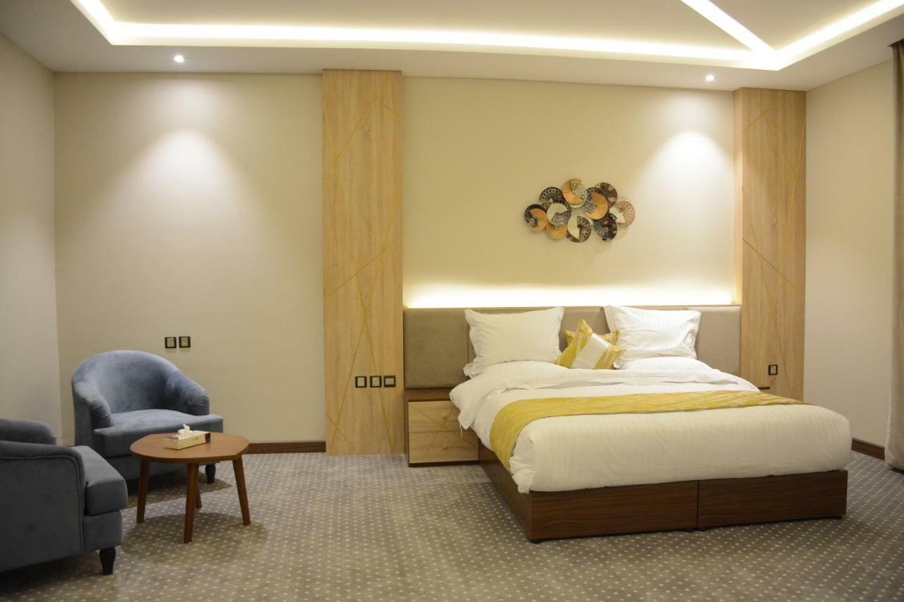 الايوان للاجنحة الفندقية E1 Hotel Al Kharj Ngoại thất bức ảnh