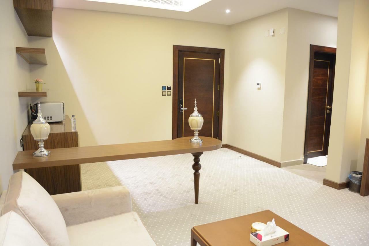 الايوان للاجنحة الفندقية E1 Hotel Al Kharj Ngoại thất bức ảnh