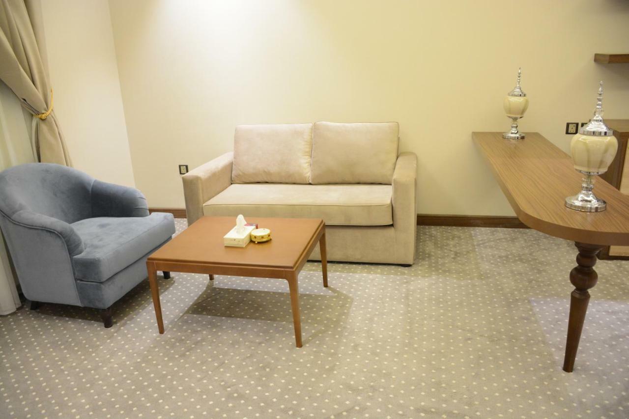 الايوان للاجنحة الفندقية E1 Hotel Al Kharj Ngoại thất bức ảnh
