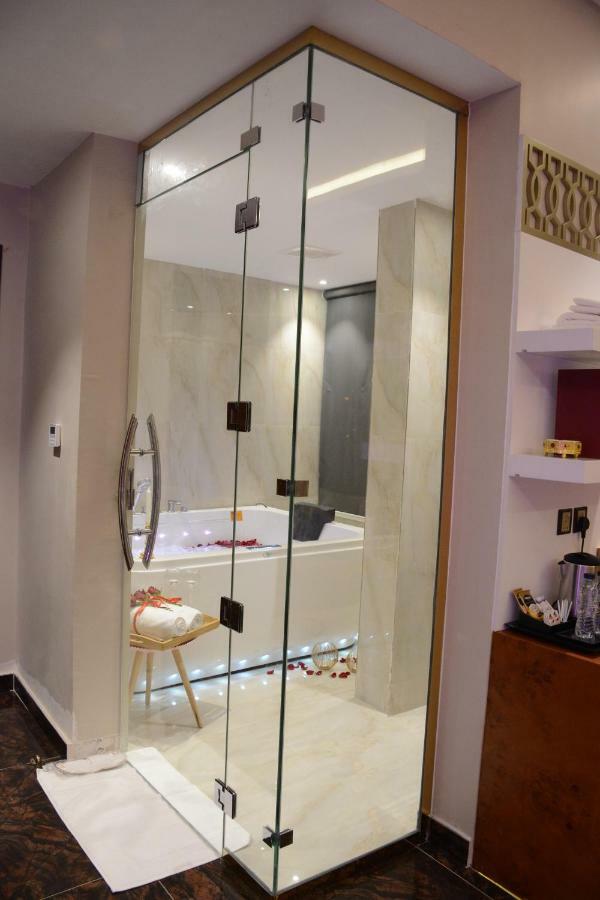 الايوان للاجنحة الفندقية E1 Hotel Al Kharj Ngoại thất bức ảnh