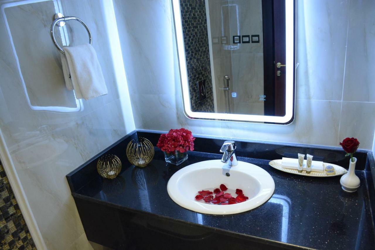 الايوان للاجنحة الفندقية E1 Hotel Al Kharj Ngoại thất bức ảnh