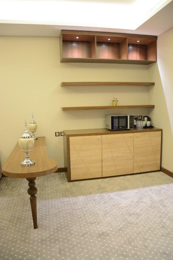 الايوان للاجنحة الفندقية E1 Hotel Al Kharj Ngoại thất bức ảnh