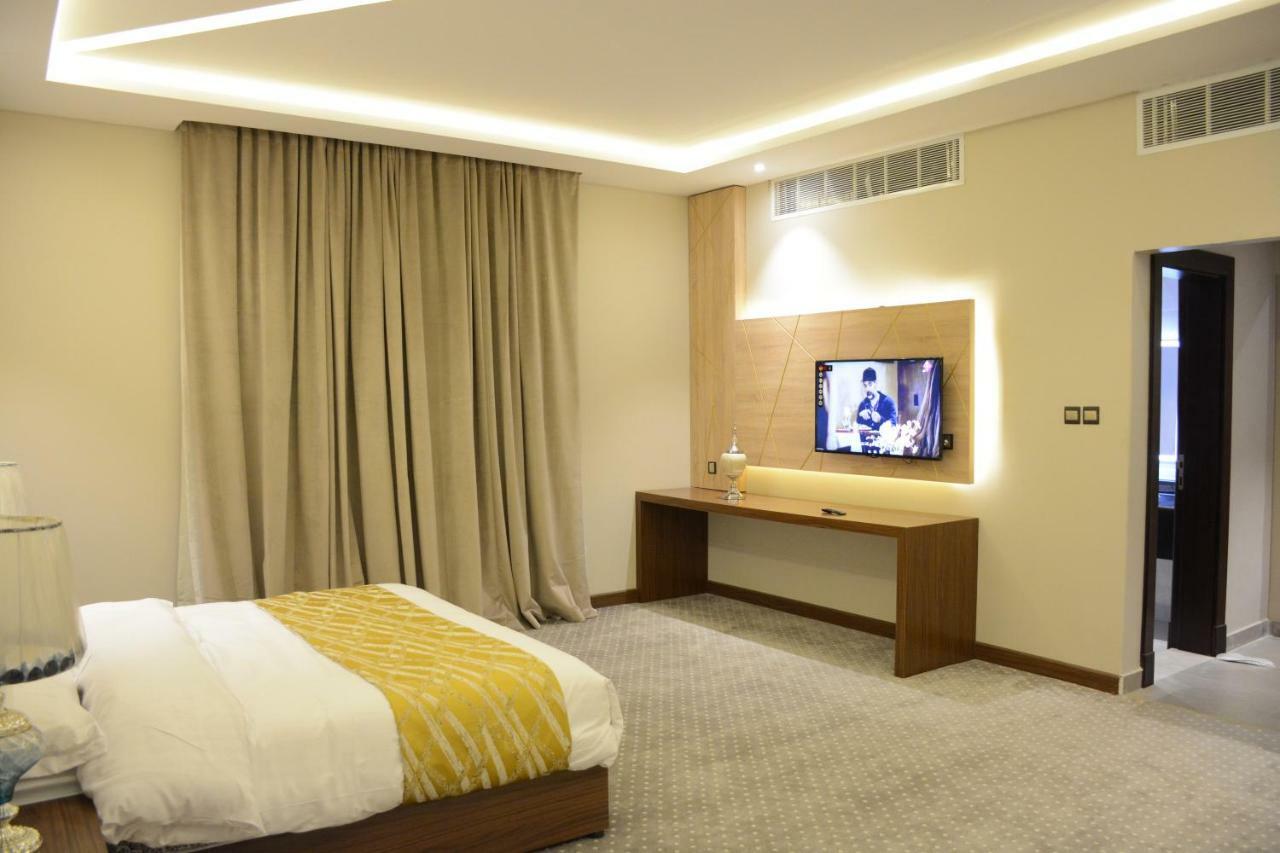 الايوان للاجنحة الفندقية E1 Hotel Al Kharj Ngoại thất bức ảnh