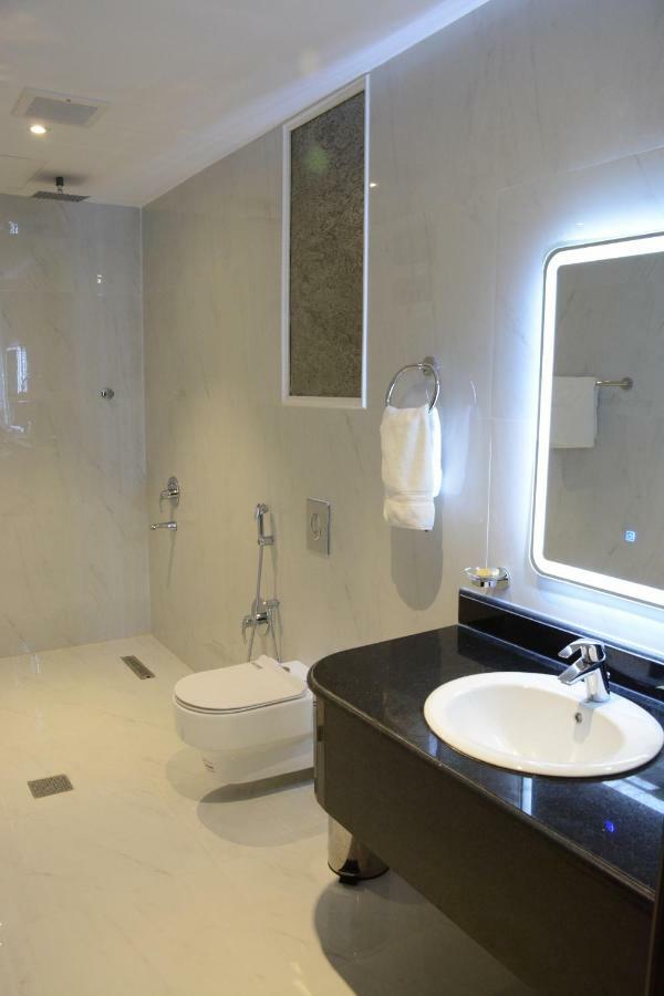 الايوان للاجنحة الفندقية E1 Hotel Al Kharj Ngoại thất bức ảnh