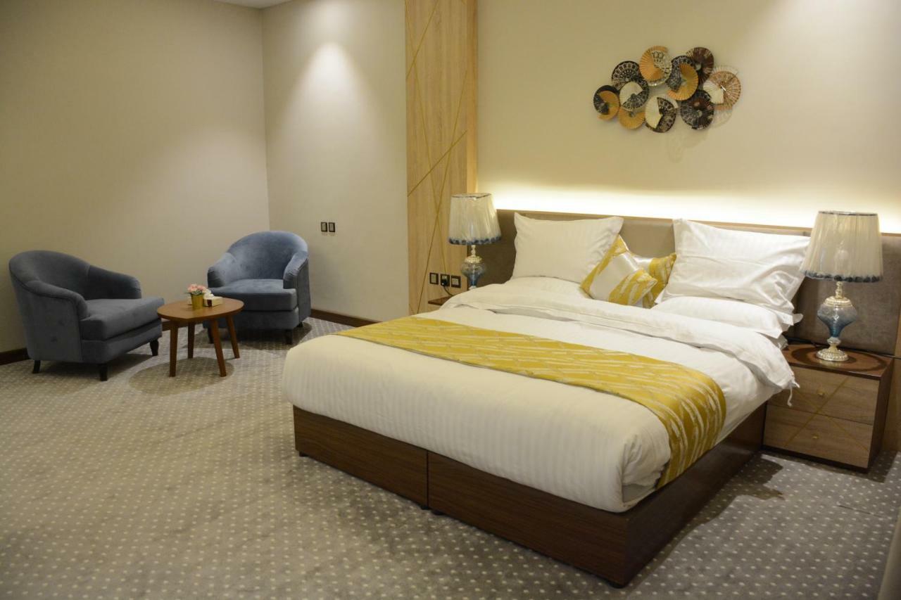 الايوان للاجنحة الفندقية E1 Hotel Al Kharj Ngoại thất bức ảnh