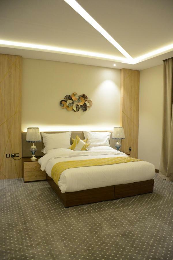 الايوان للاجنحة الفندقية E1 Hotel Al Kharj Ngoại thất bức ảnh