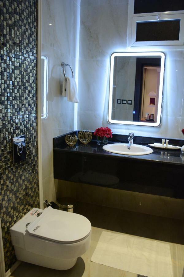 الايوان للاجنحة الفندقية E1 Hotel Al Kharj Ngoại thất bức ảnh